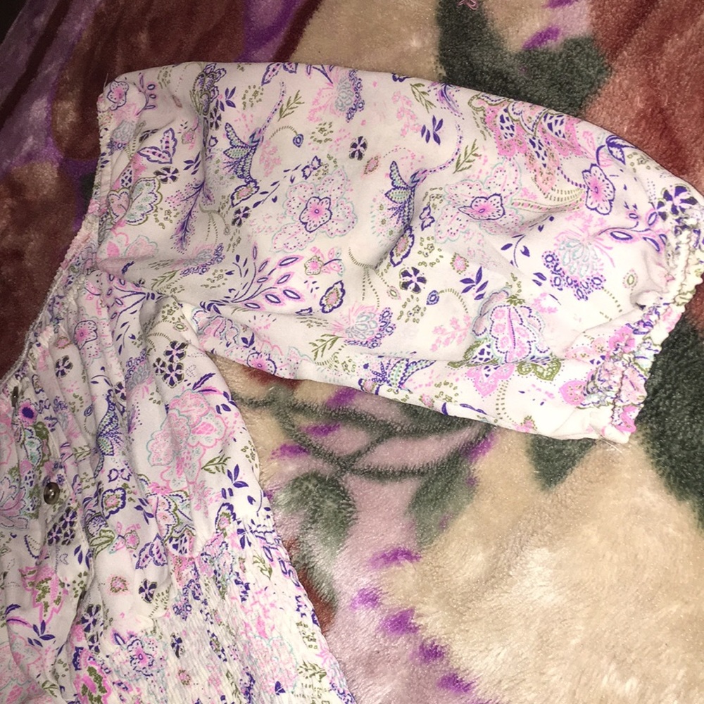 Clothes - Picture 2 of 4
